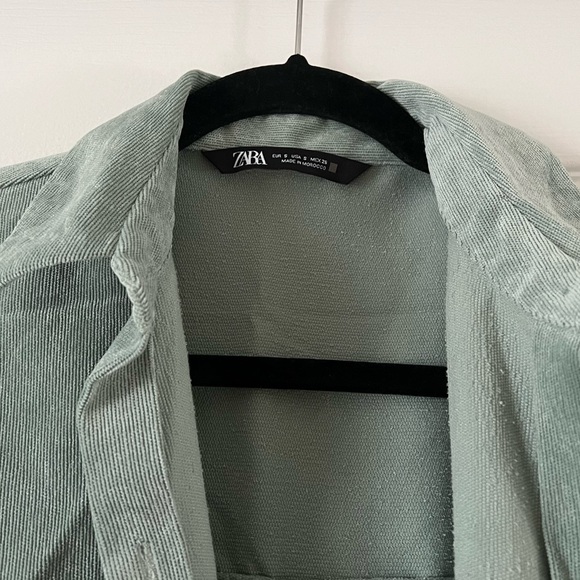 Zara Women's Casual Green Button-Down Shirt - Picture 7 of 9